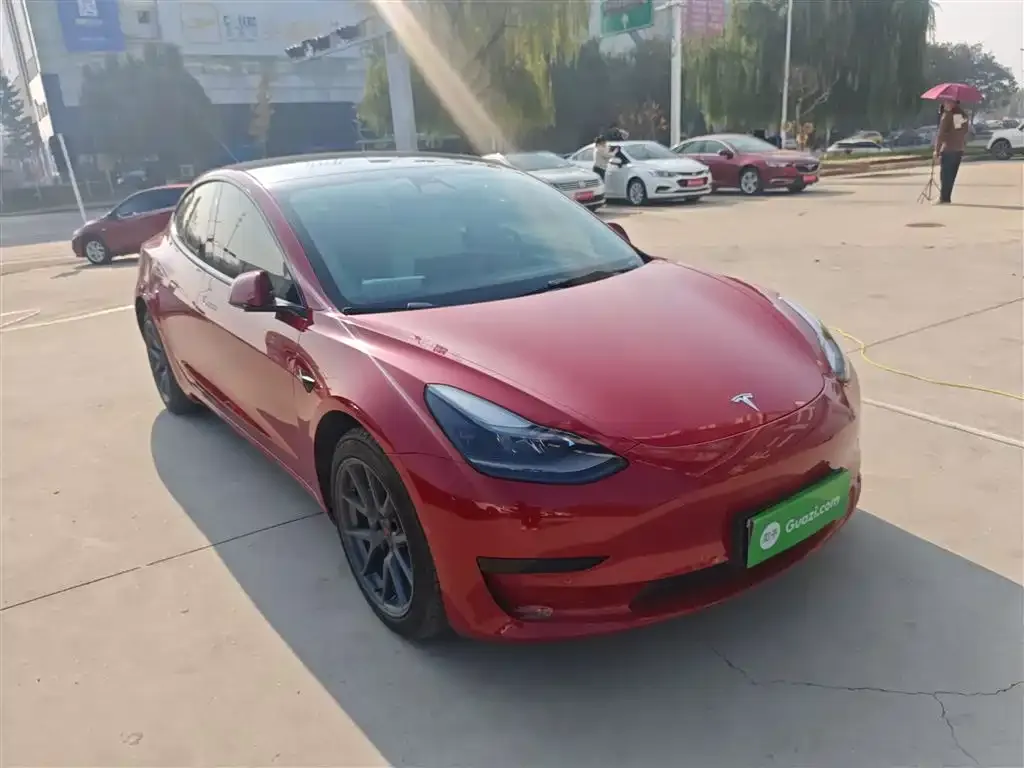 Tesla Model 3 — фото 4