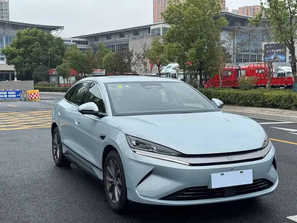 BYD Qin L — фото 1