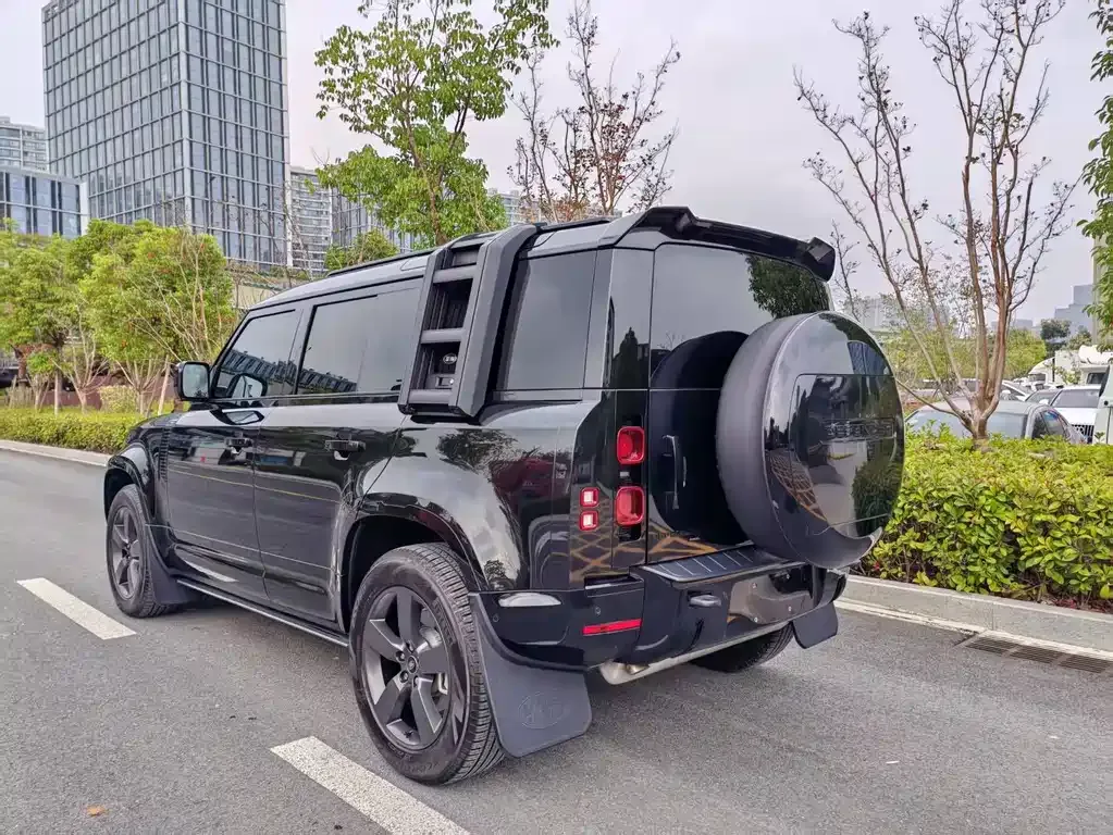 Land Rover Defender — фото 6