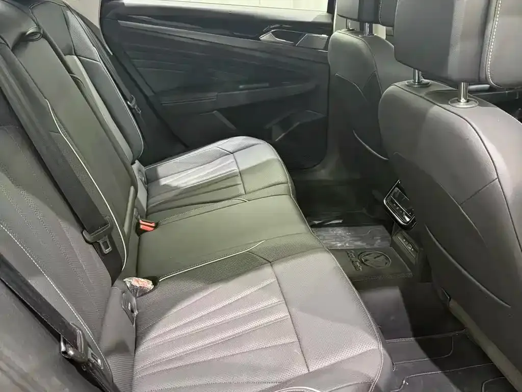 Volkswagen Passat — фото 10