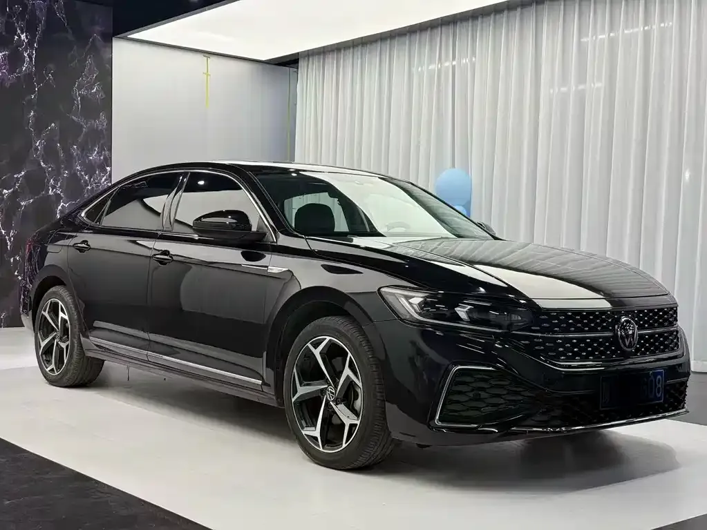 Volkswagen Passat — фото 3