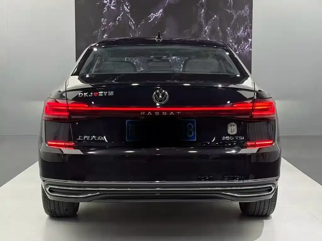 Volkswagen Passat — фото 5