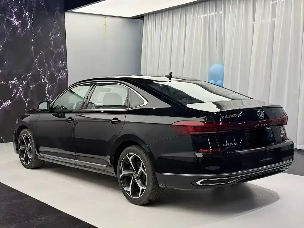 Volkswagen Passat — фото 6