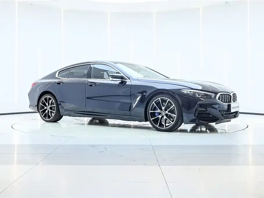 BMW 8 Series — фото 2