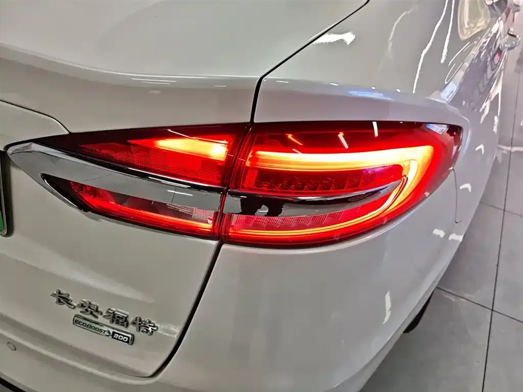 Ford Mondeo 2021 из CN, фото 8