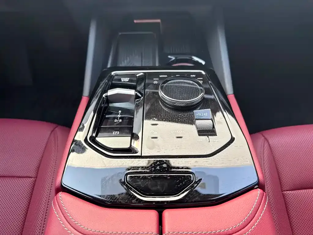 BMW i5 2025 из CN, фото 2
