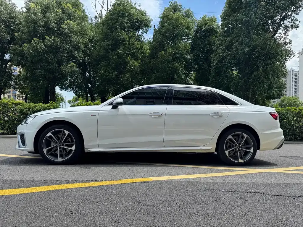 Audi A4L — фото 9