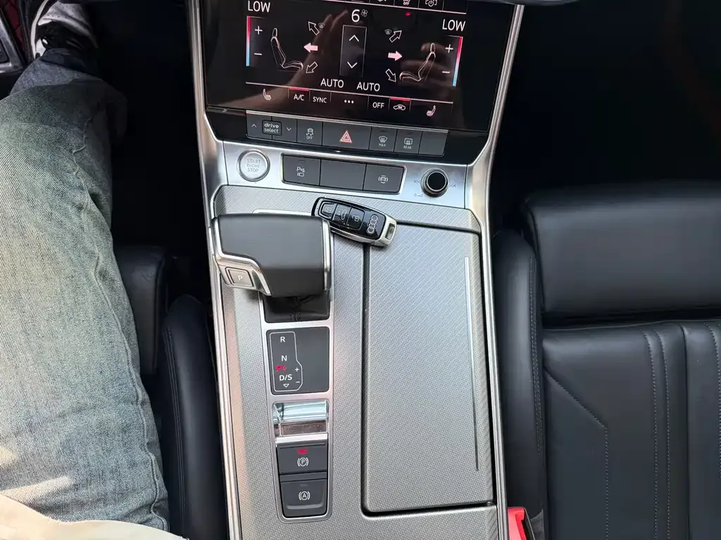 Audi A7 2021 из CN, фото 8