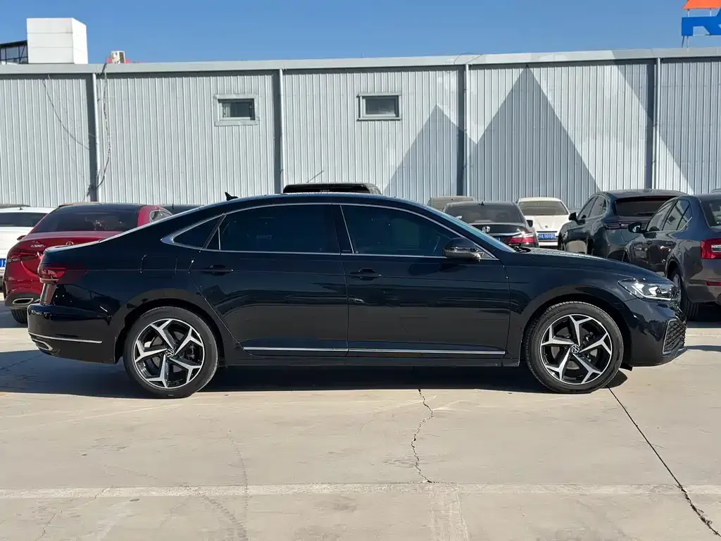Volkswagen Passat 2024 из CN, фото 6