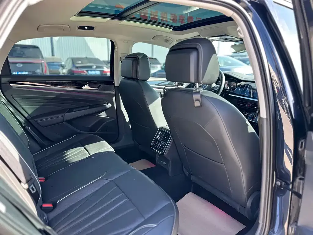 Volkswagen Passat 2024 из CN, фото 9
