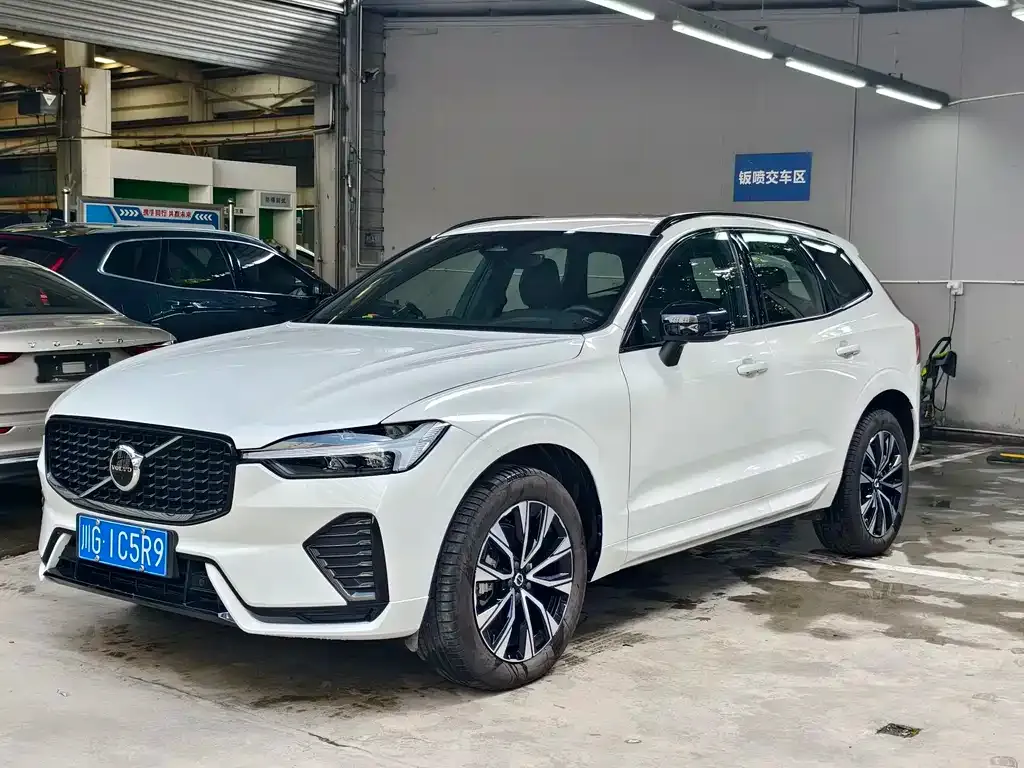 Volvo XC60 2024 из CN, фото 1