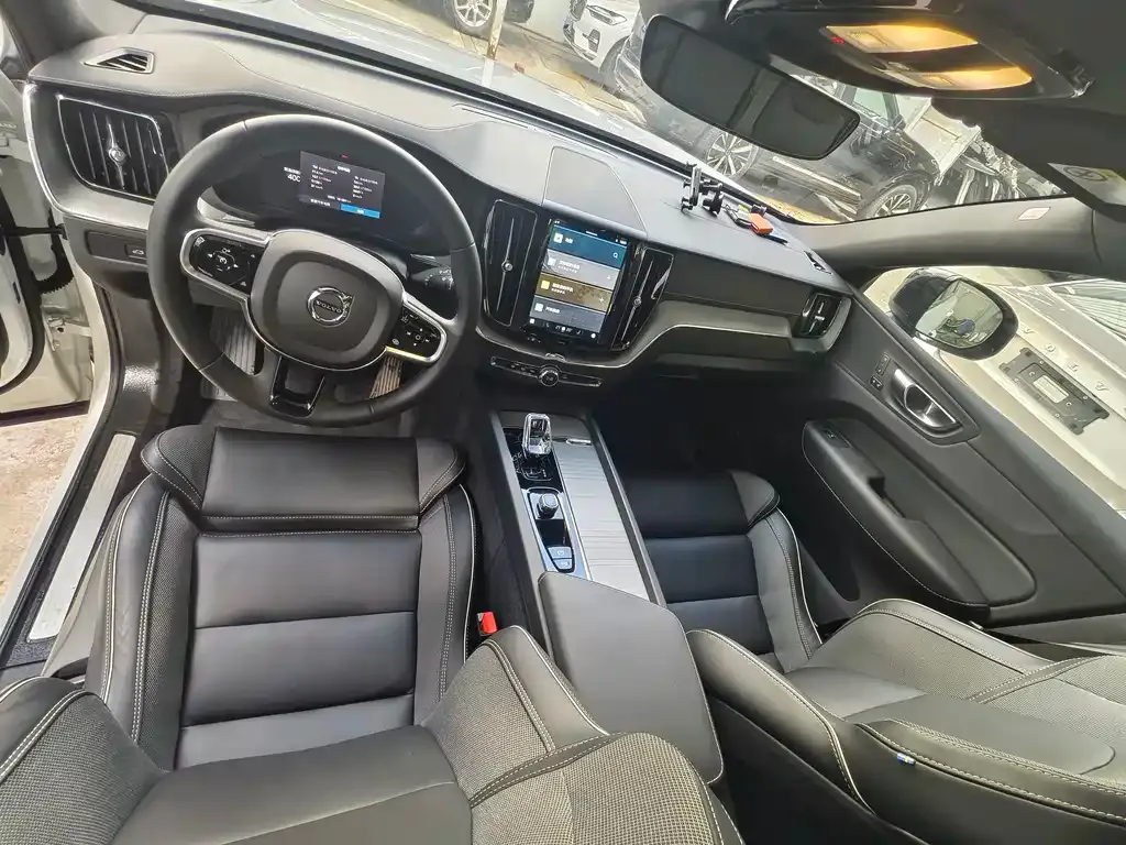 Volvo XC60 2024 из CN, фото 10