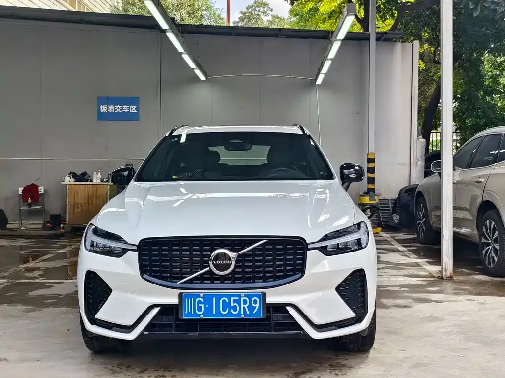 Volvo XC60 2024 из CN, фото 2