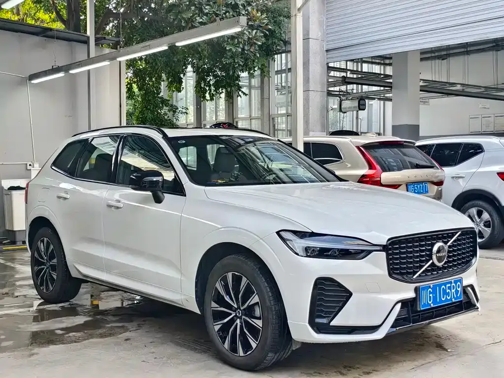 Volvo XC60 2024 из CN, фото 3