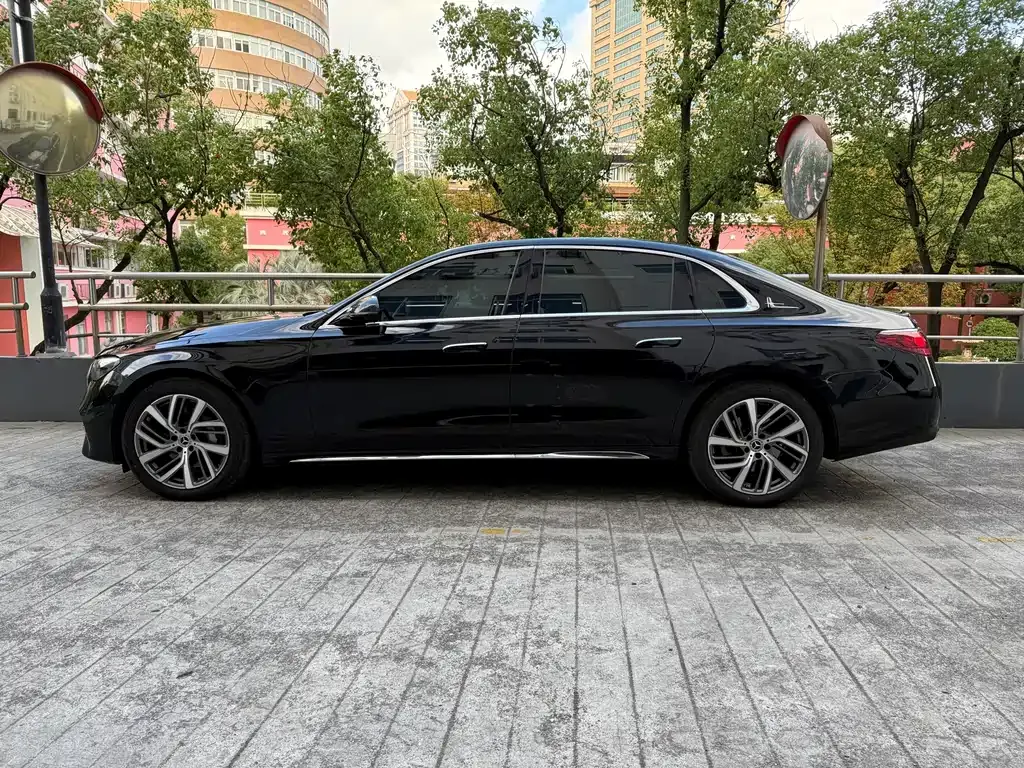 Mercedes-Benz E-Class 2024 из CN, фото 3