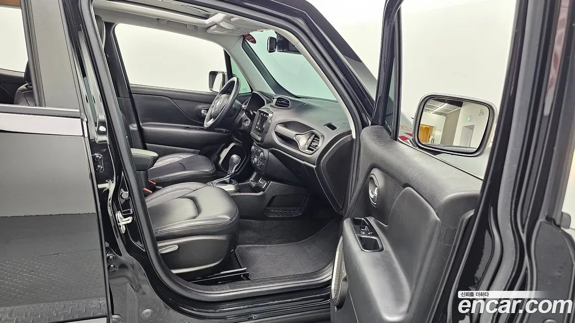 Jeep Renegade 2022 из KR, фото 10