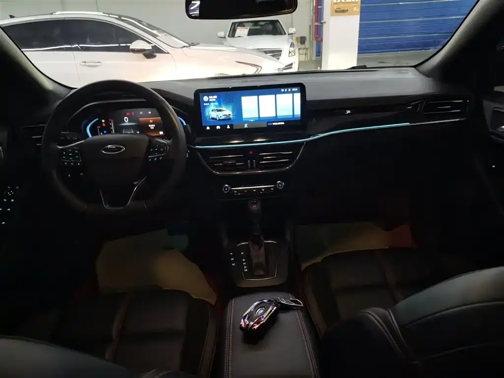 Ford Focus 2023 из CN, фото 10