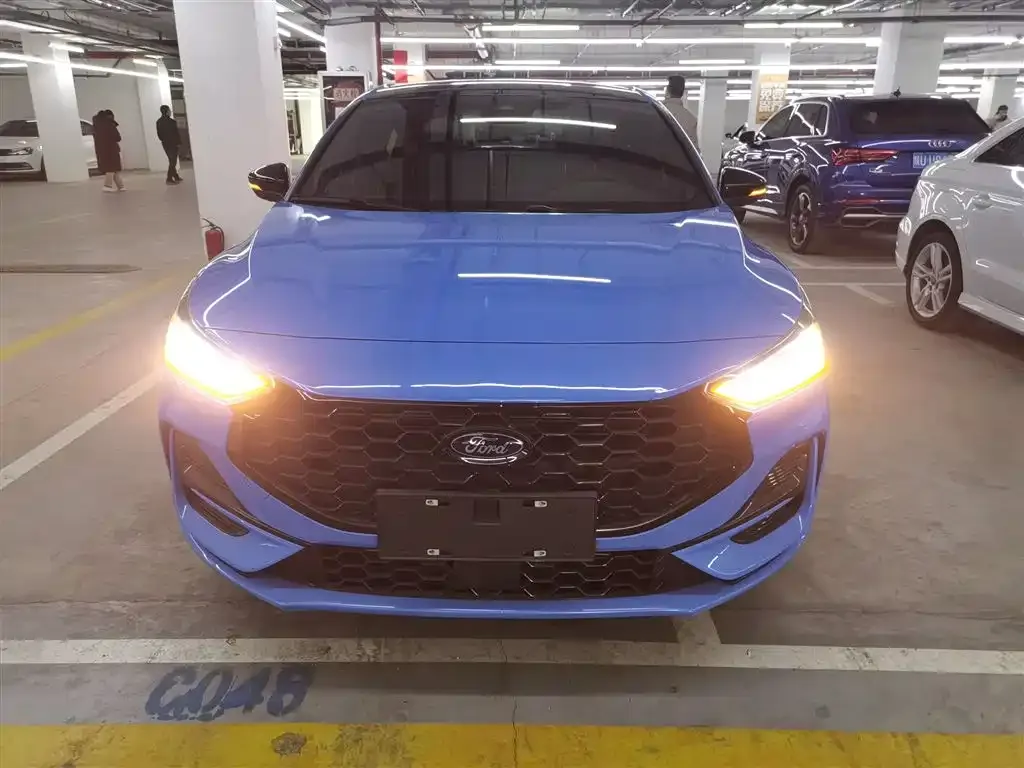 Ford Focus 2023 из CN, фото 3