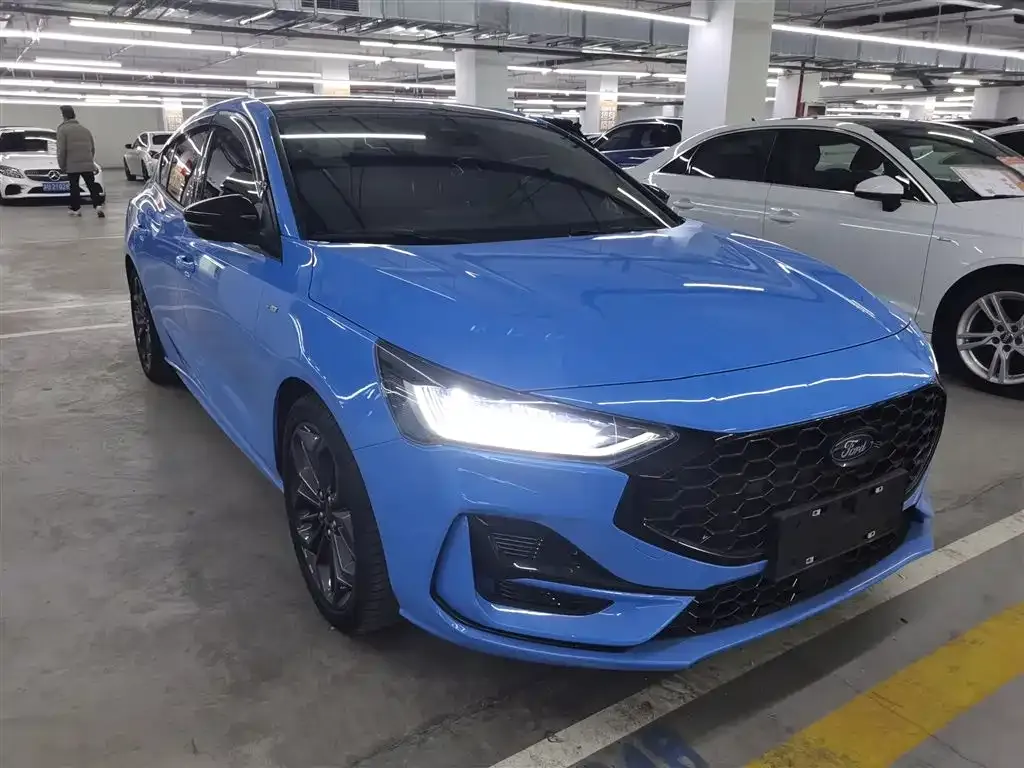 Ford Focus 2023 из CN, фото 4