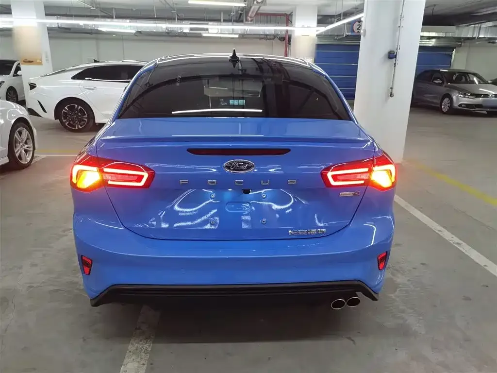 Ford Focus 2023 из CN, фото 6