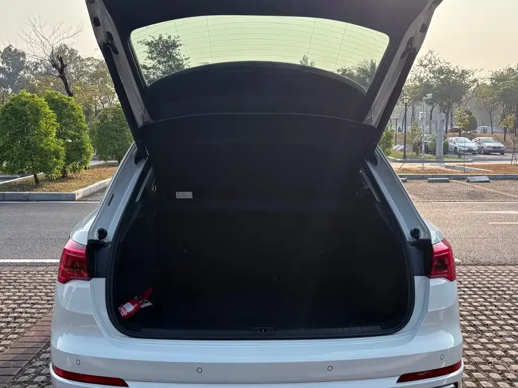 Audi Q3 2022 из CN, фото 8
