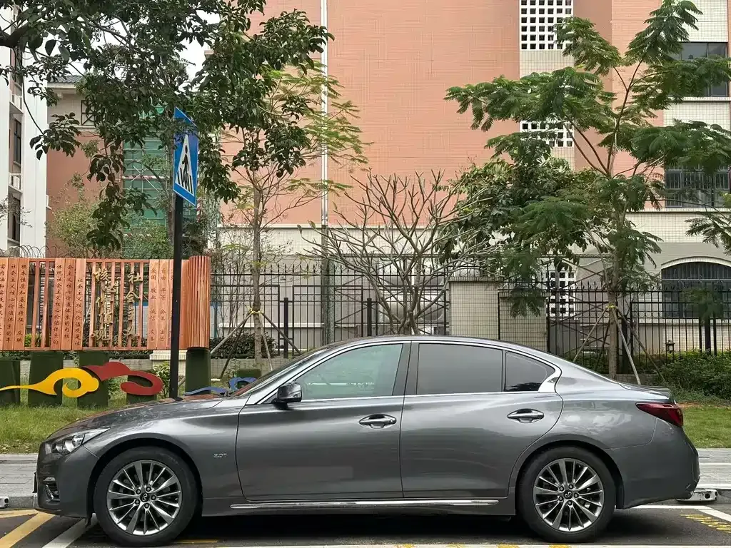 Infiniti Q50L 2023 из CN, фото 5