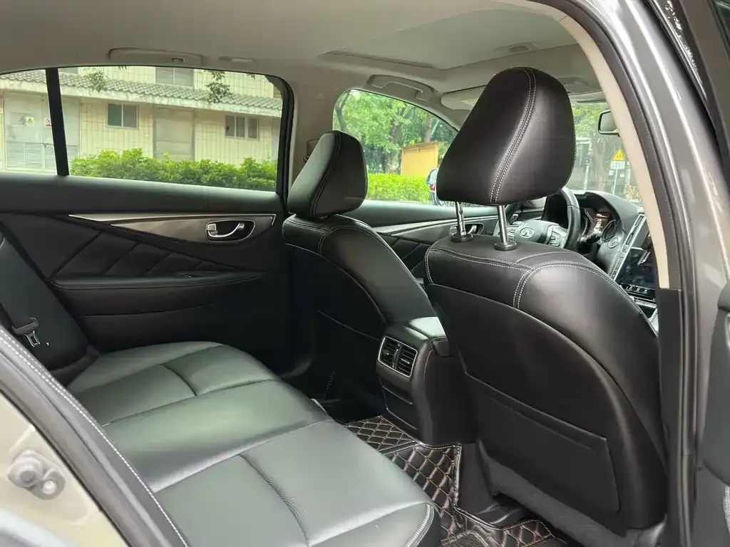 Infiniti Q50L 2023 из CN, фото 8