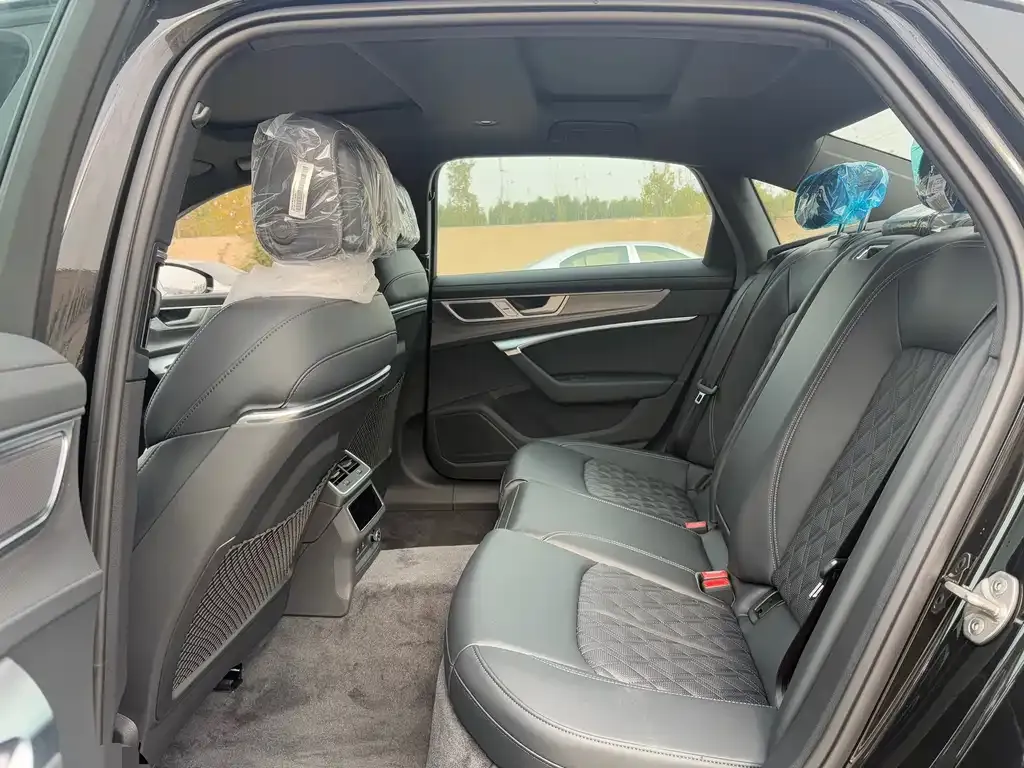 Audi A6L 2025 из CN, фото 6