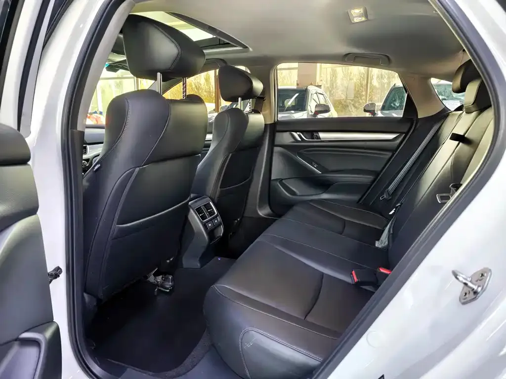Honda Accord 2022 из CN, фото 7