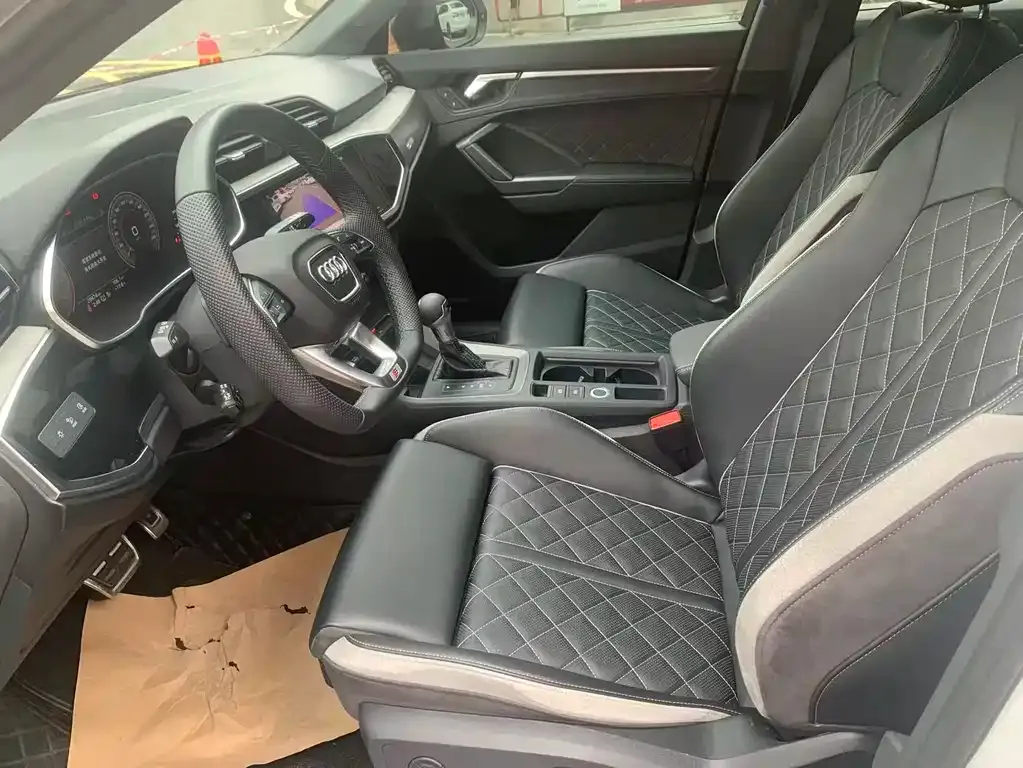 Audi Q3 Sportback 2023 из CN, фото 4