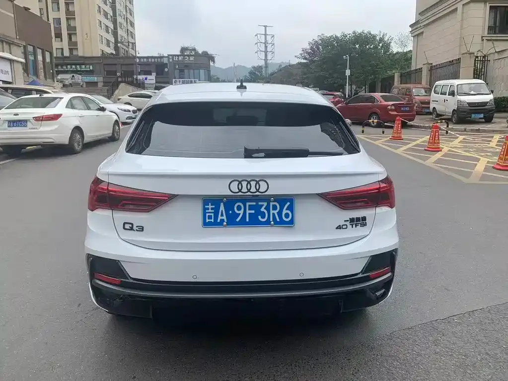Audi Q3 Sportback 2023 из CN, фото 8
