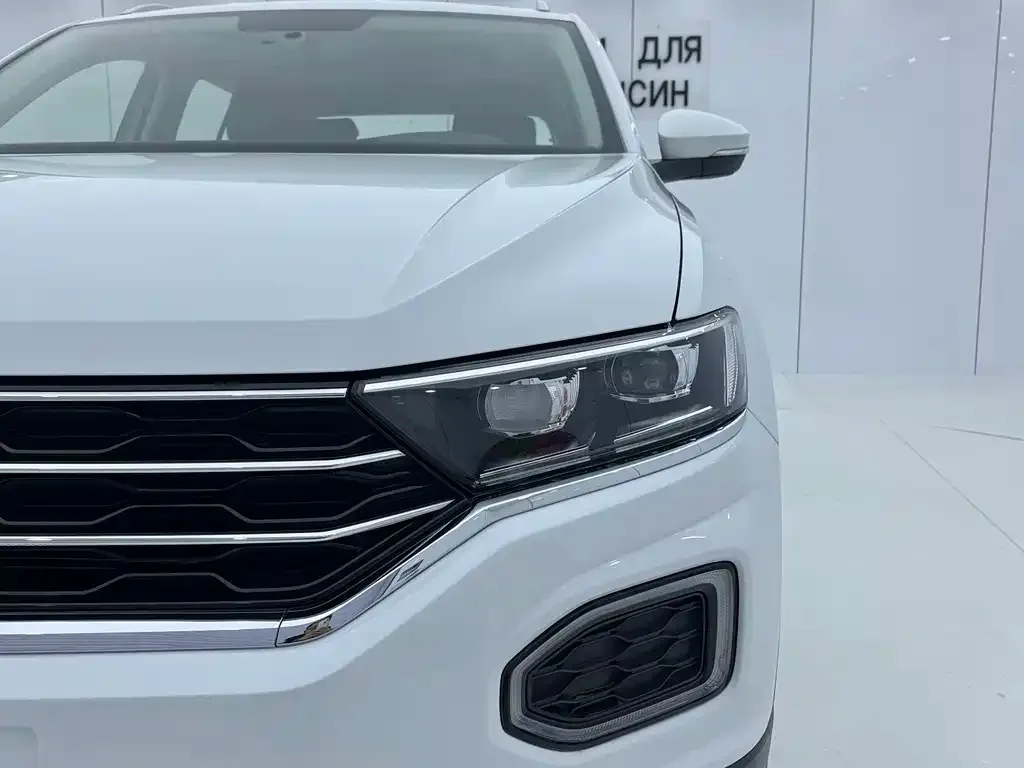 Volkswagen T-Roc — фото 8
