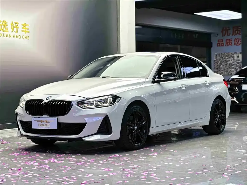 BMW 1 Series 2022 из CN, фото 1