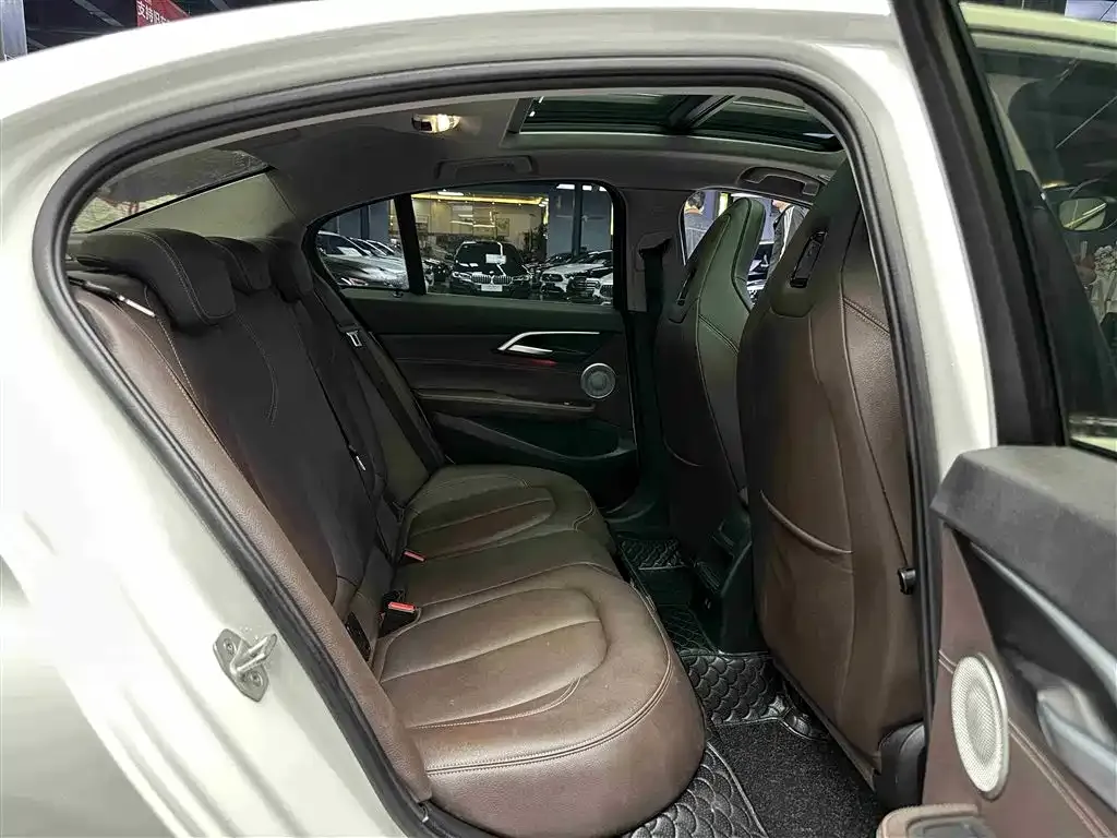 BMW 1 Series 2022 из CN, фото 7