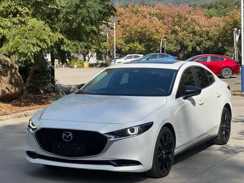 Mazda 3 Axela 2023 из CN, фото 1