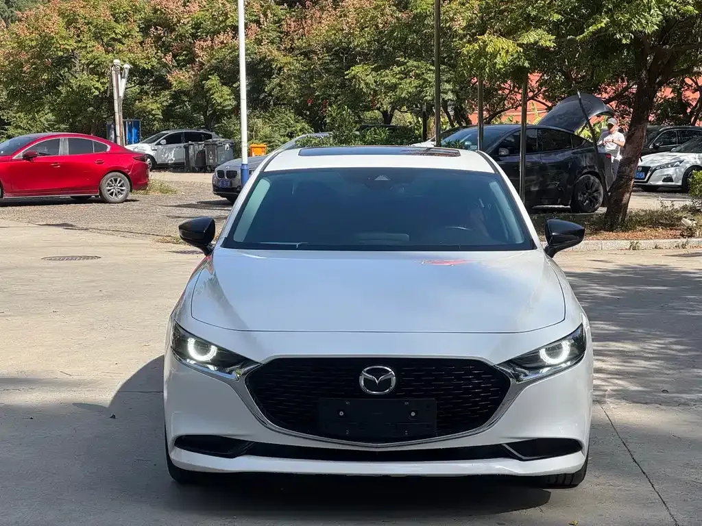 Mazda 3 Axela 2023 из CN, фото 2