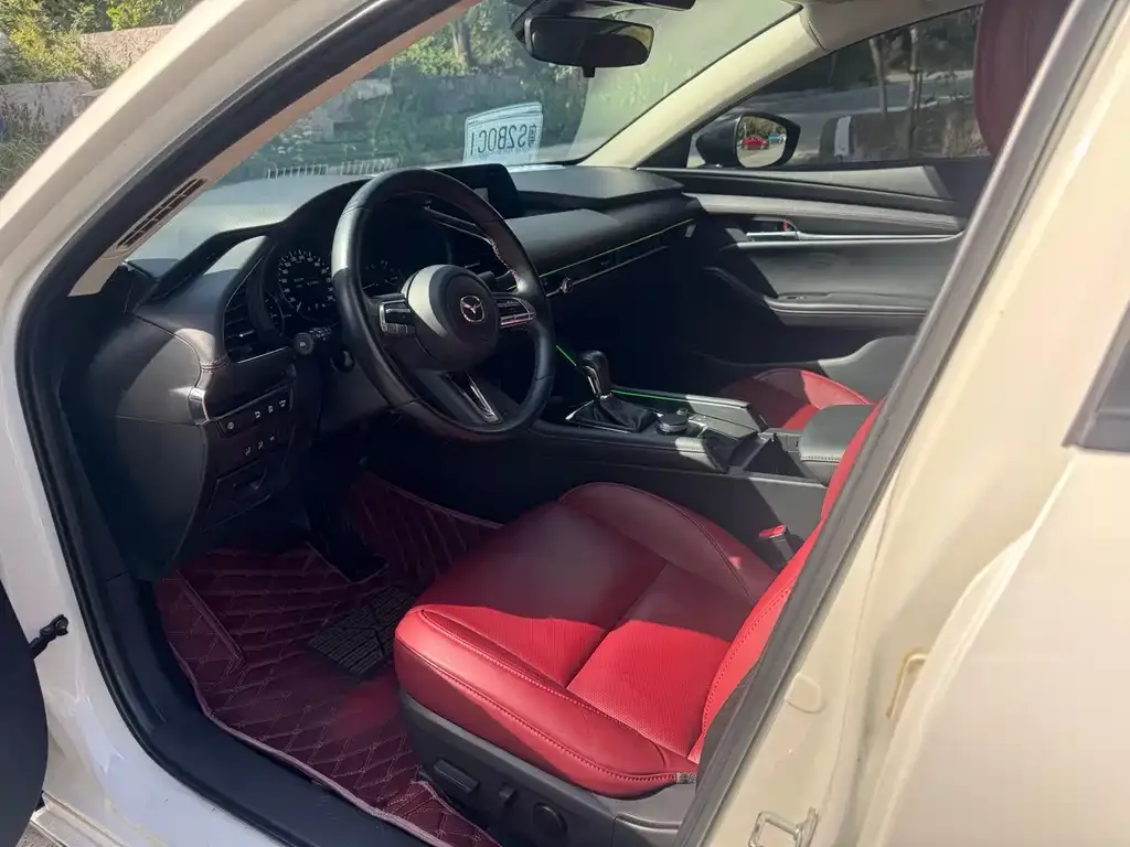 Mazda 3 Axela 2023 из CN, фото 4