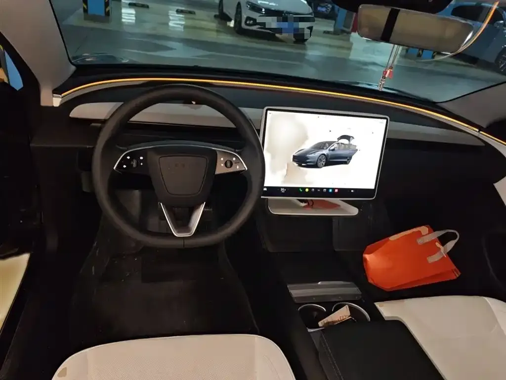 Tesla Model 3 — фото 3