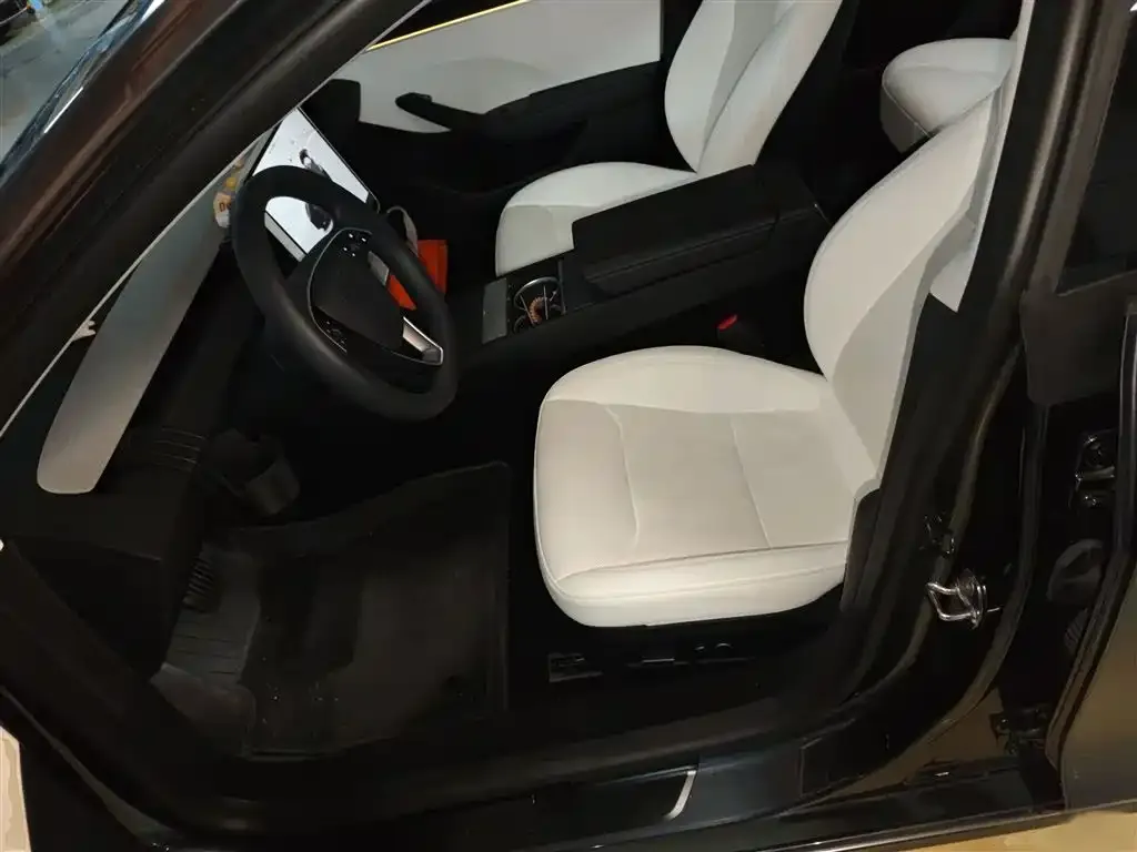 Tesla Model 3 — фото 8