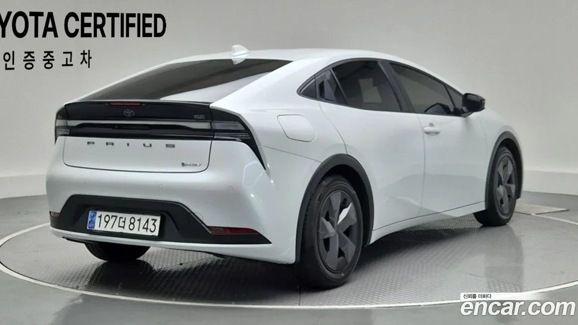 Toyota Prius 2024 из KR, фото 2
