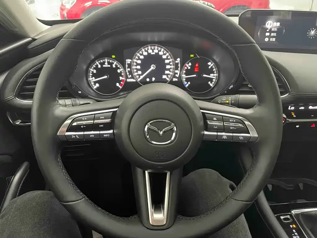 Mazda 3 Axela 2023 из CN, фото 8