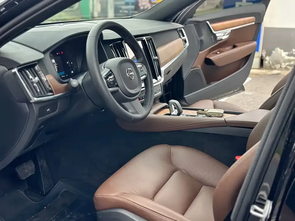 Volvo S90 — фото 6