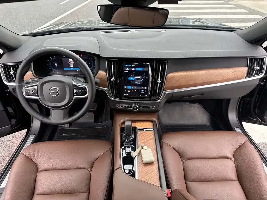 Volvo S90 — фото 9
