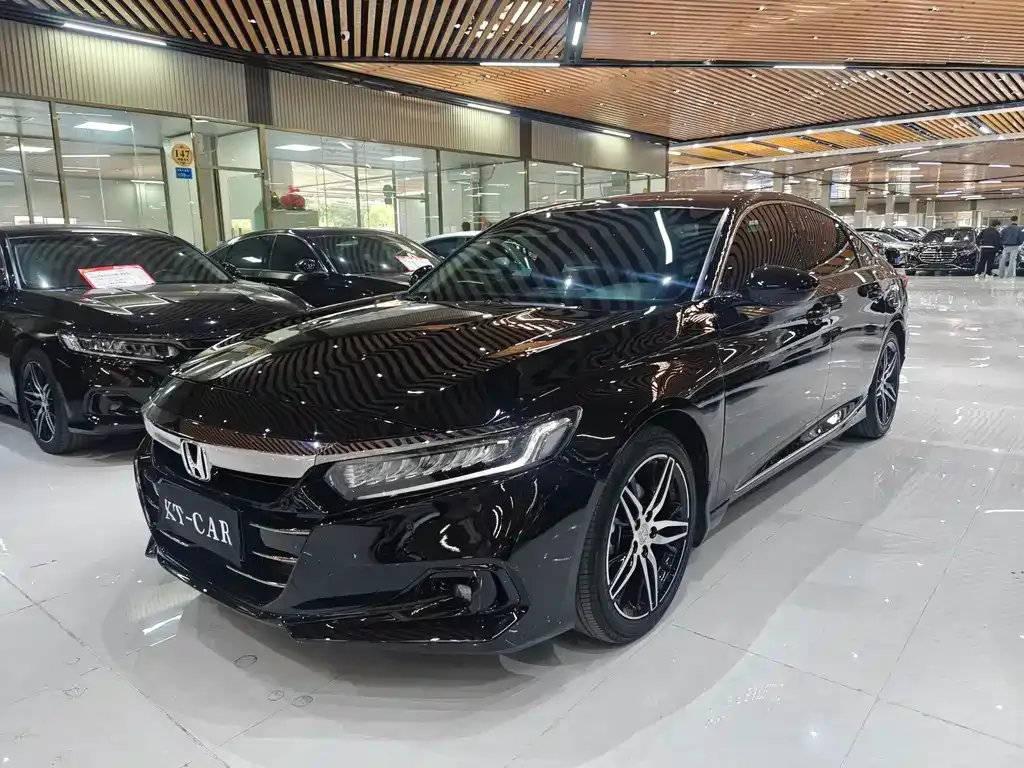 Honda Accord — фото 1