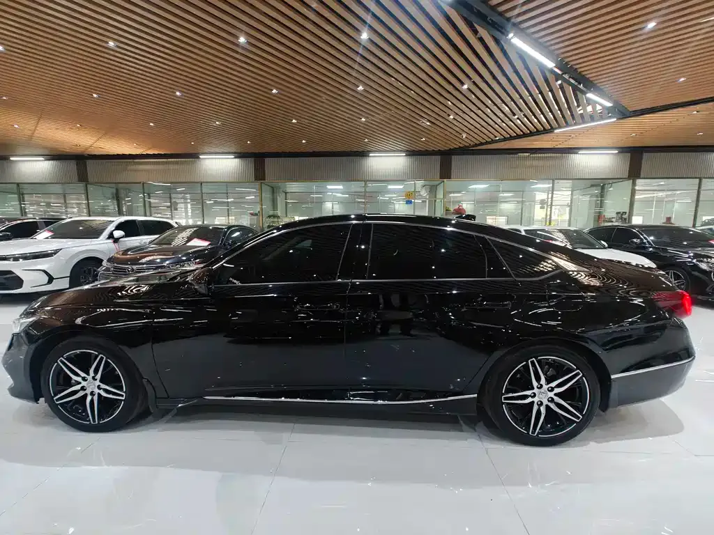 Honda Accord — фото 5