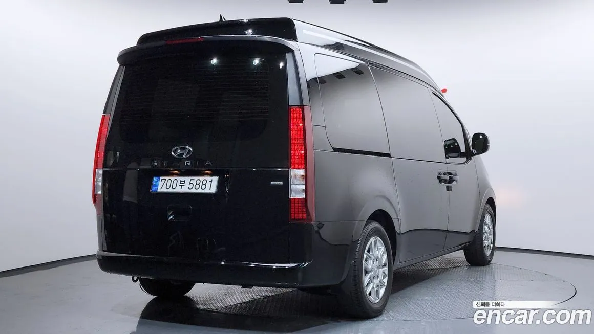 Hyundai Staria 2023 из KR, фото 2