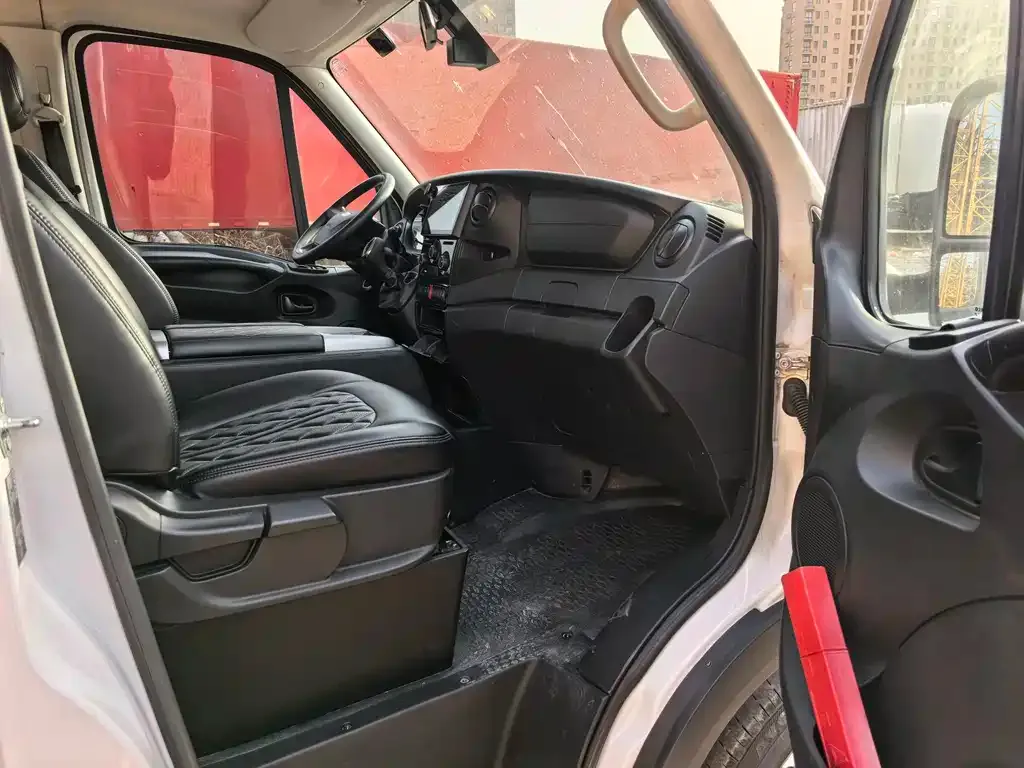 IVECO Ousheng 2021 из CN, фото 10