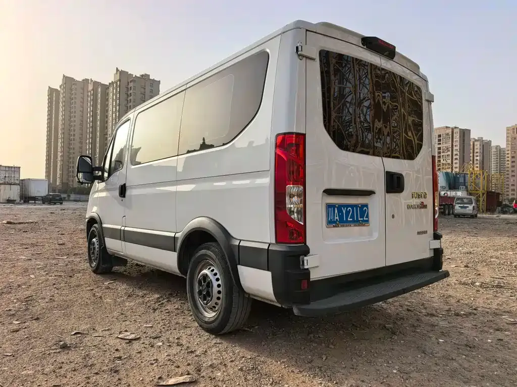 IVECO Ousheng 2021 из CN, фото 6