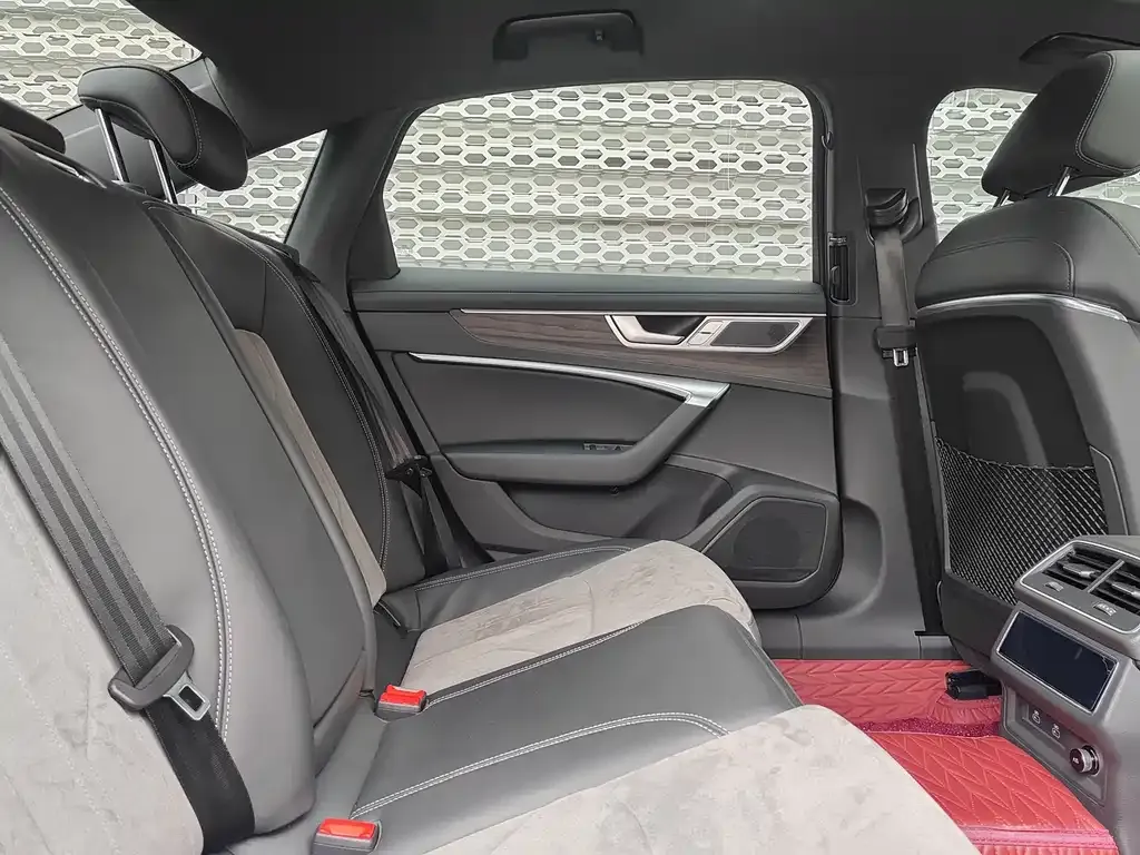 Audi A6L 2024 из CN, фото 4