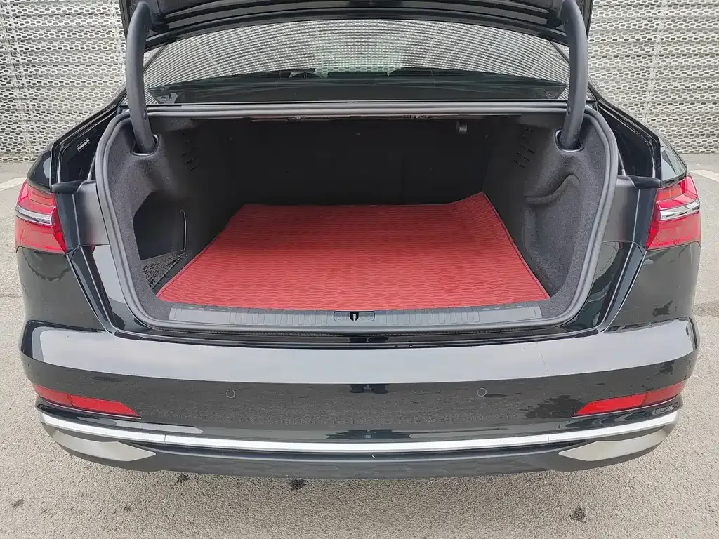 Audi A6L 2024 из CN, фото 6